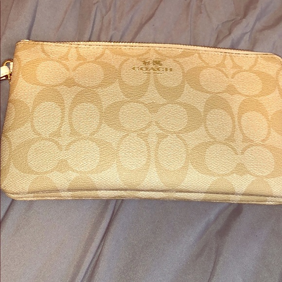 Coach wristlet - Picture 1 of 5